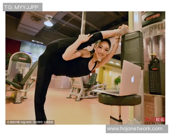 巴西柔术女子赛场离谱一幕！美人选手“解锁受伤新姿态”，给观众都看缄默沉静了...